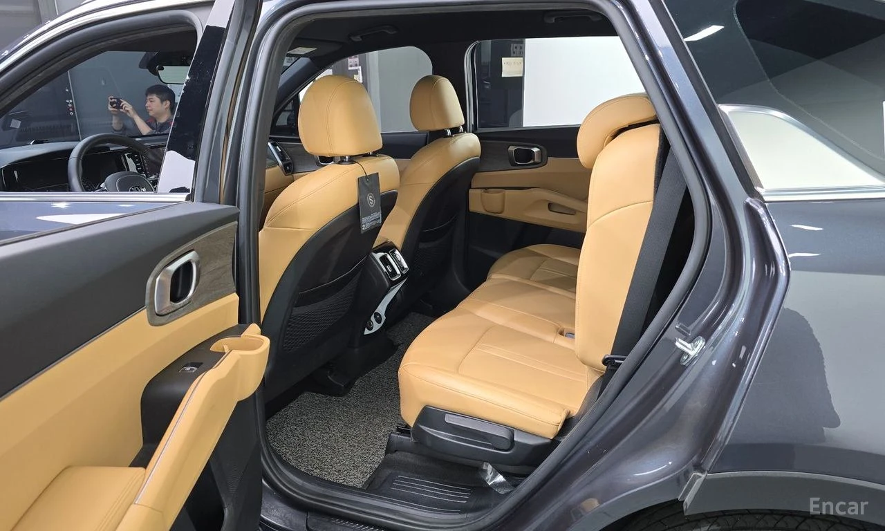 Kia Sorento ДИСТРОНИК* ПОДГРЕВ* КАМЕРА* LANE* ASSIST* , снимка 16 - Автомобили и джипове - 56082667