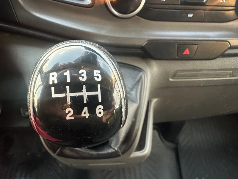 Ford Transit Custom, снимка 13 - Бусове и автобуси - 52696114