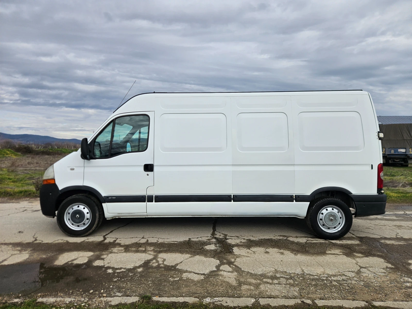 Renault Master 2.5 dci, снимка 8 - Бусове и автобуси - 54031785