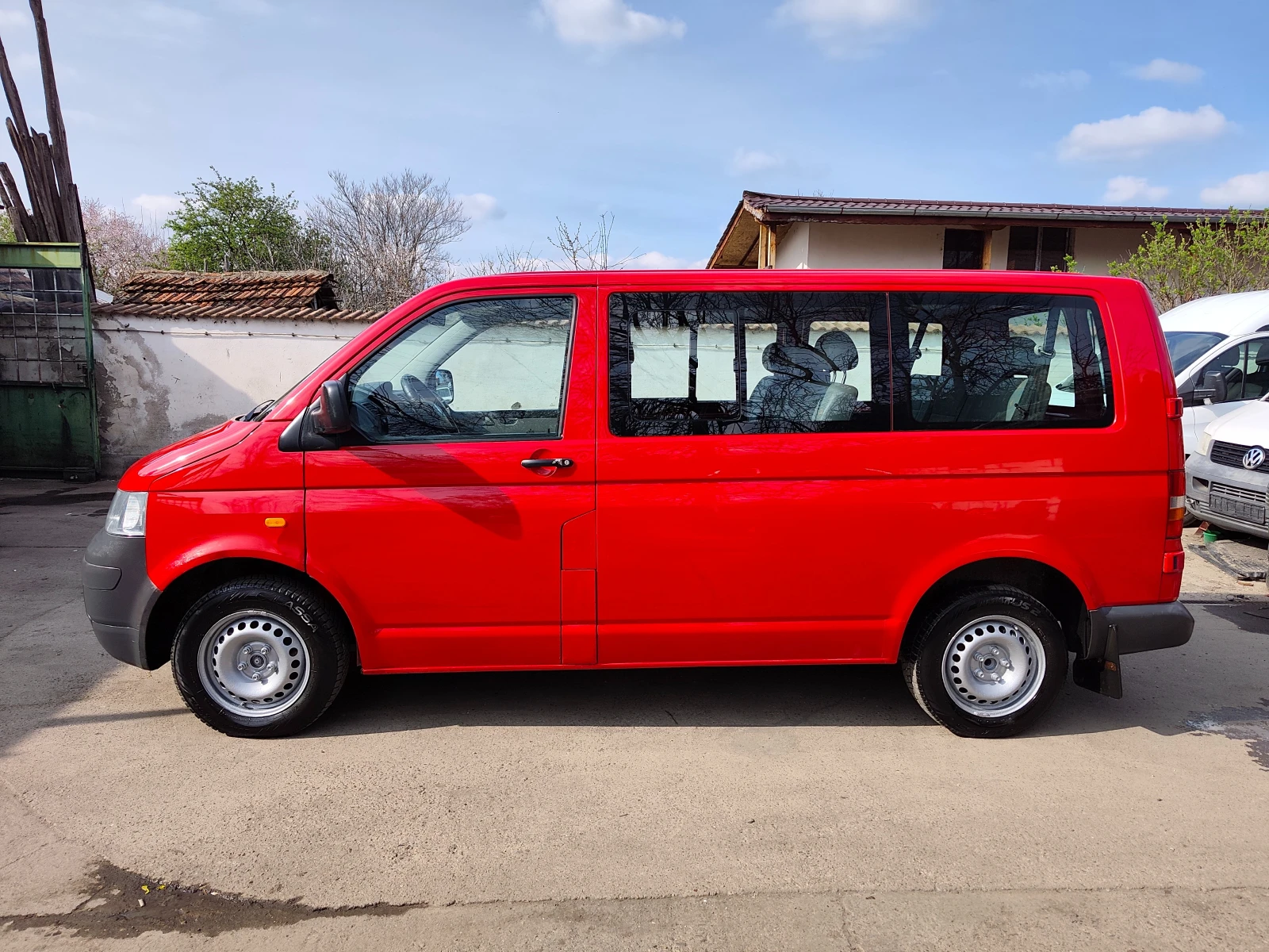VW Transporter 1.9 TDI, снимка 4 - Бусове и автобуси - 54055488