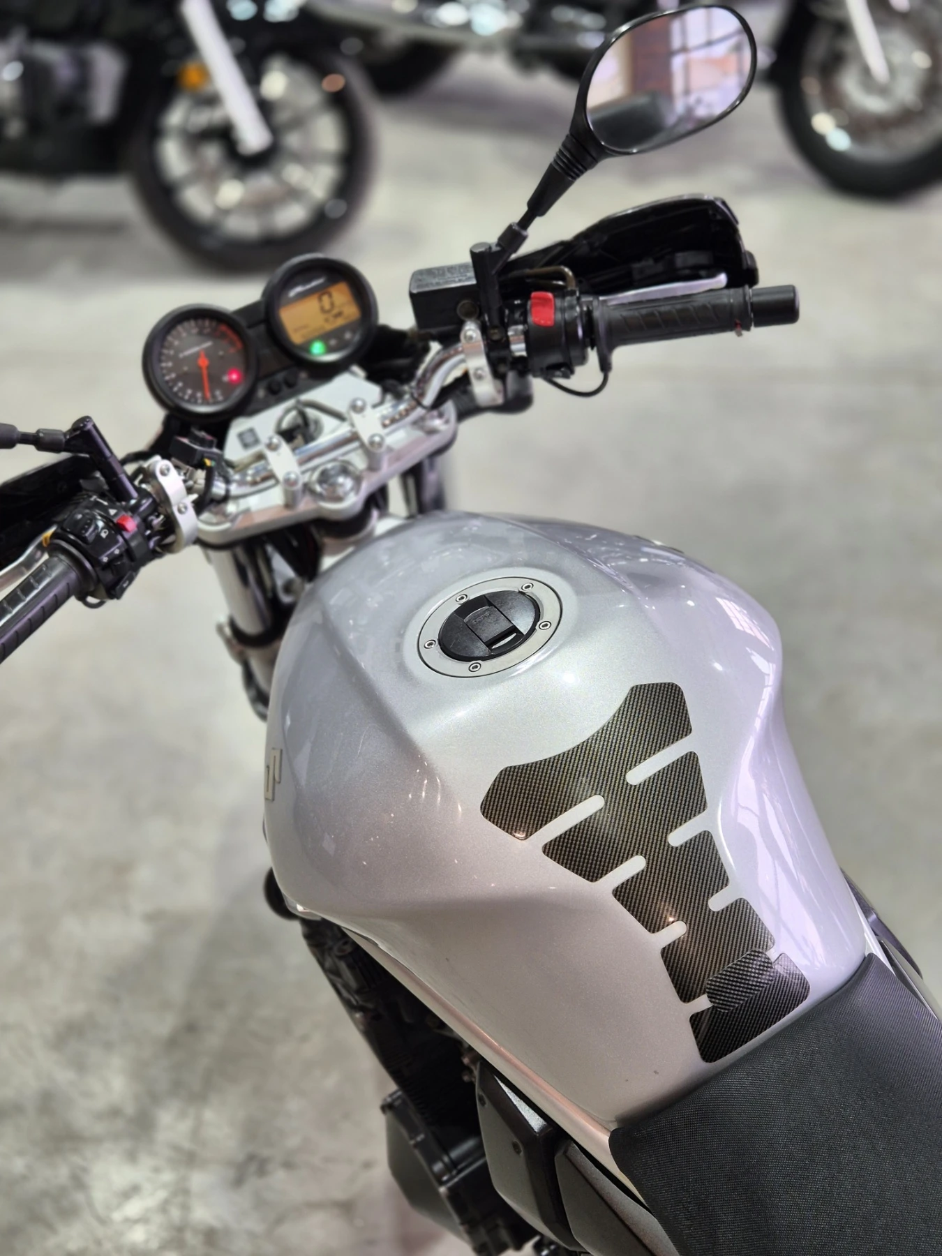 Suzuki Bandit GSF 650 ABS!!! Нов внос от ШВЕЙЦАРИЯ!!!, снимка 13 - Мотоциклети и мототехника - 55656201