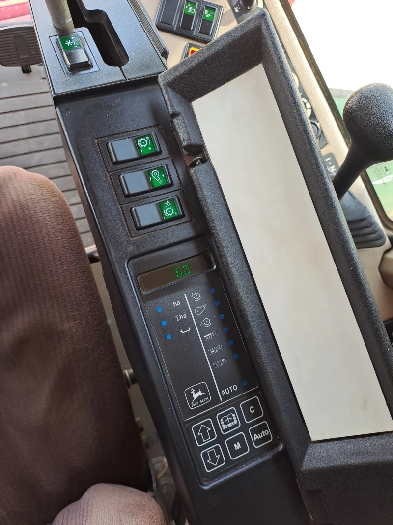 Комбайн John Deere 2066+ адаптер за царевица, снимка 10 - Селскостопанска техника - 52895675