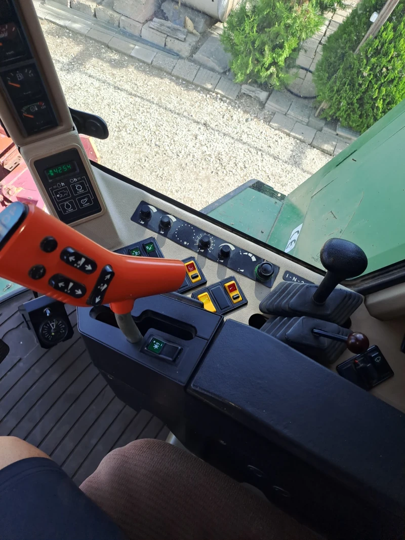 Комбайн John Deere 2066+ адаптер за царевица, снимка 8 - Селскостопанска техника - 52895675