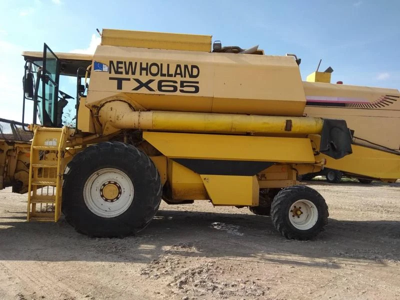 Комбайн New Holland TX 65, снимка 4 - Селскостопанска техника - 47699703