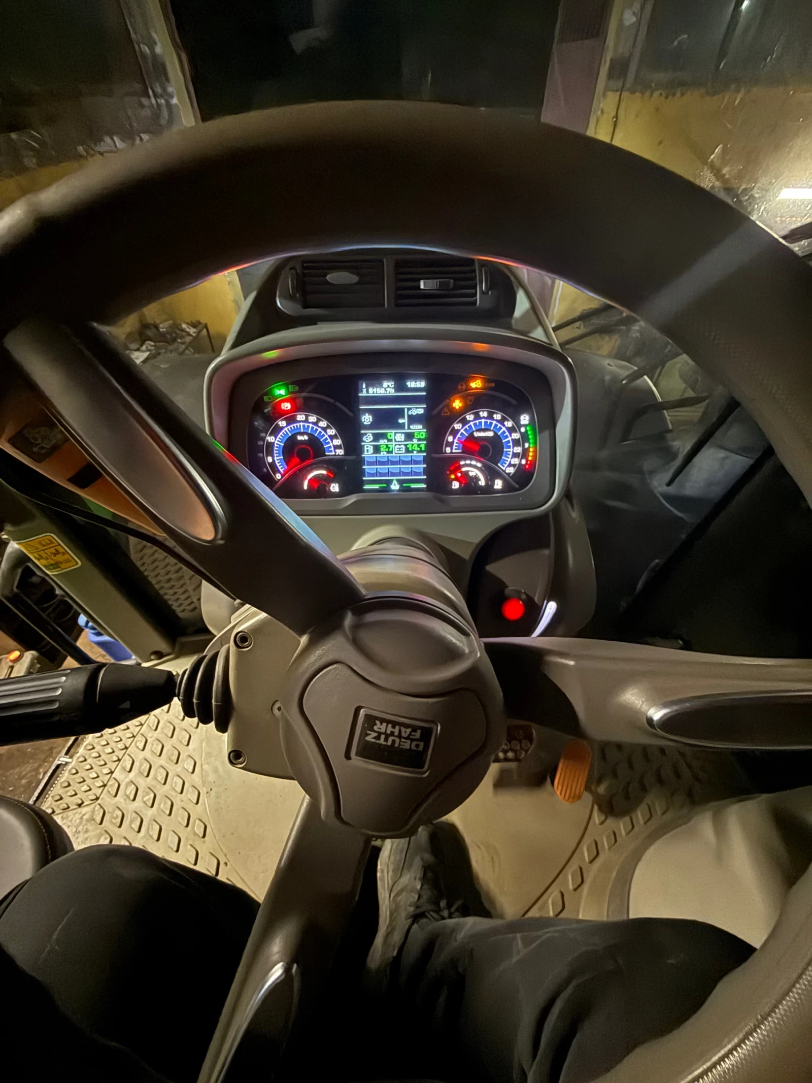 Трактор Deutz-Fahr 9340 TTV agrotron  - изображение 10