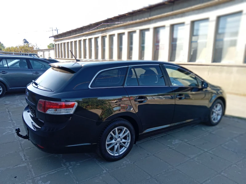 Toyota Avensis 1.8 Навигация , снимка 5 - Автомобили и джипове - 47479153