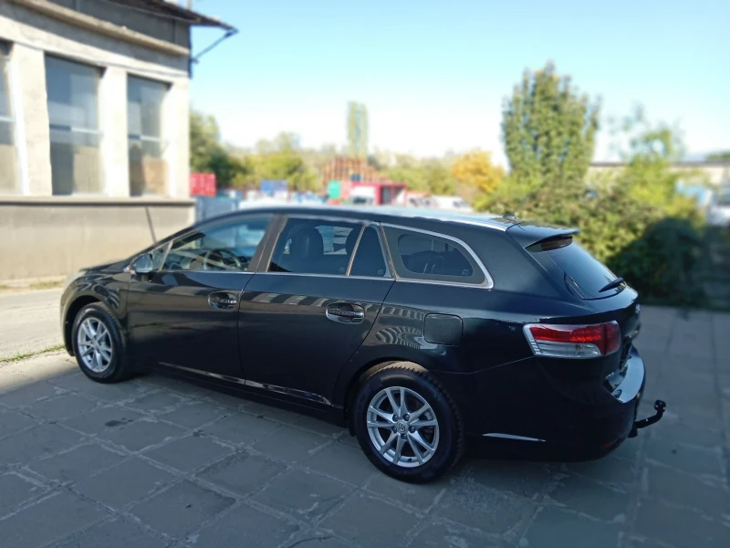 Toyota Avensis 1.8 Навигация , снимка 3 - Автомобили и джипове - 47479153