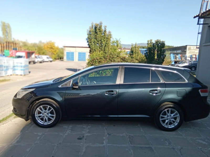 Toyota Avensis 1.8 Навигация , снимка 2 - Автомобили и джипове - 47479153