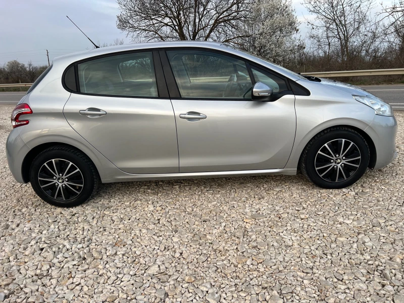 Peugeot 208 1.4i 16v-95p.s/70300km!!!, снимка 8 - Автомобили и джипове - 49525750