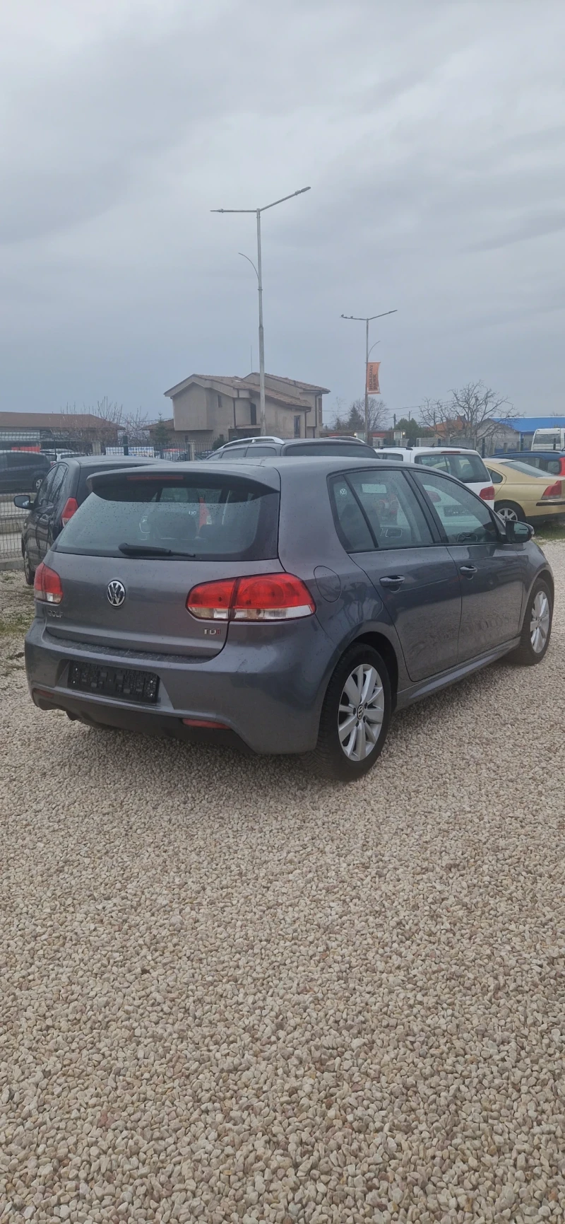 VW Golf 6-1.6 tdi-R line Италия, снимка 6 - Автомобили и джипове - 49621305