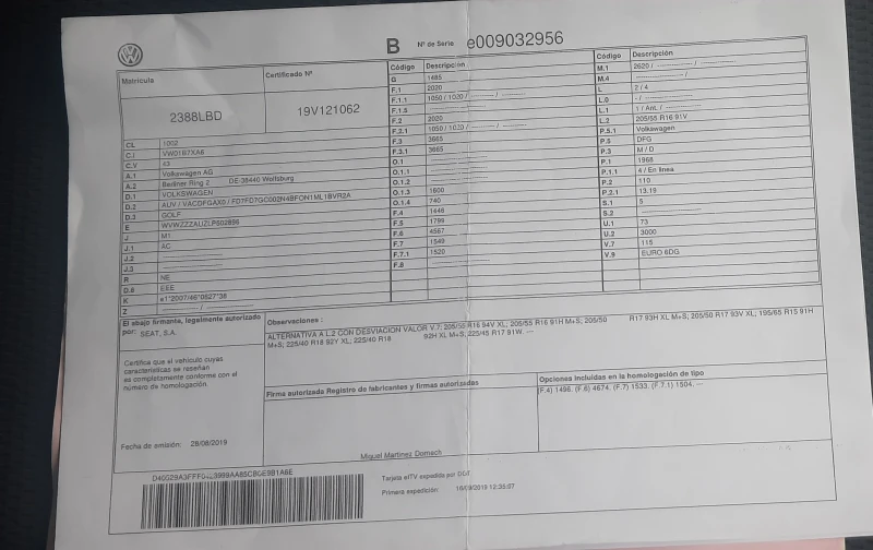VW Golf MK 7.5 Facelift/2.0 TDI 150 к.с/Full LED/Distronic, снимка 17 - Автомобили и джипове - 52488616