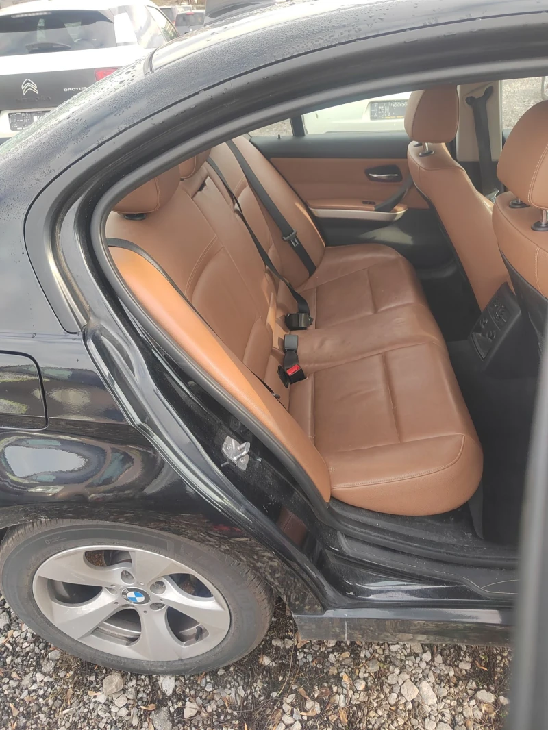 BMW 320 2.0 D . Euro 5 , снимка 16 - Автомобили и джипове - 52534648