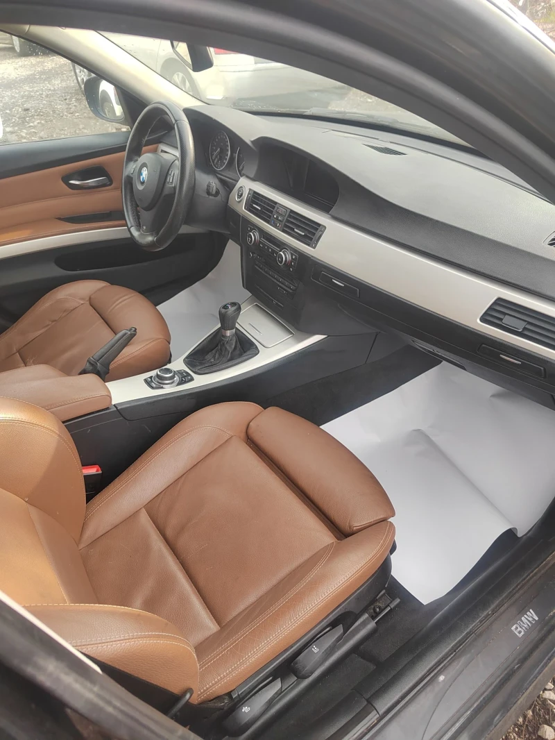 BMW 320 2.0 D . Euro 5 , снимка 15 - Автомобили и джипове - 52534648