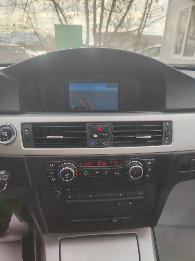 BMW 320 2.0 D . Euro 5 , снимка 17 - Автомобили и джипове - 52534648