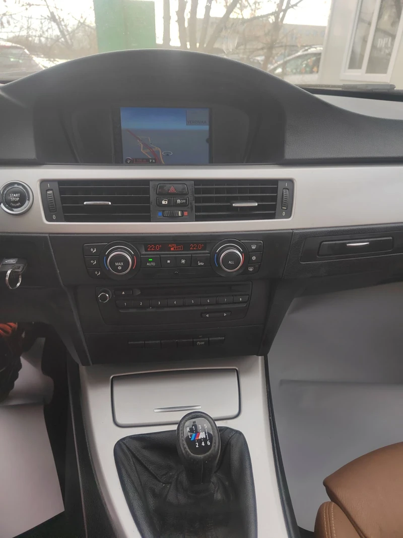 BMW 320 2.0 D . Euro 5 , снимка 14 - Автомобили и джипове - 52534648