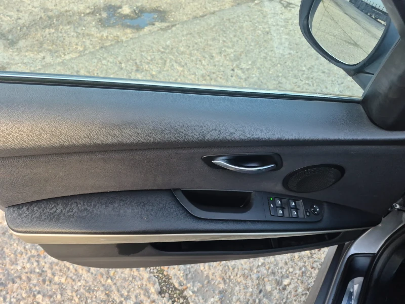 BMW 320 2011 г , снимка 13 - Автомобили и джипове - 52551232