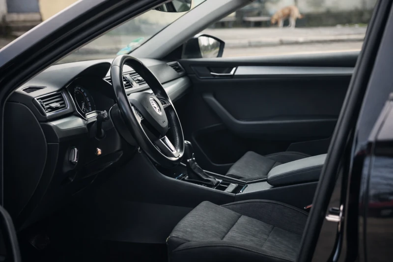 Skoda Superb 2.0 TDI/DSG/MY2019, снимка 8 - Автомобили и джипове - 53599081