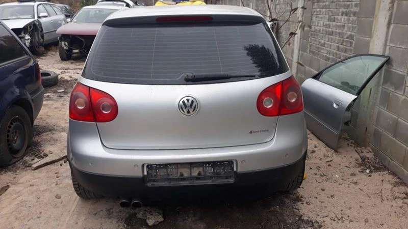 VW Golf 2.0 FSI 150кс 4x4, снимка 11 - Автомобили и джипове - 47602496