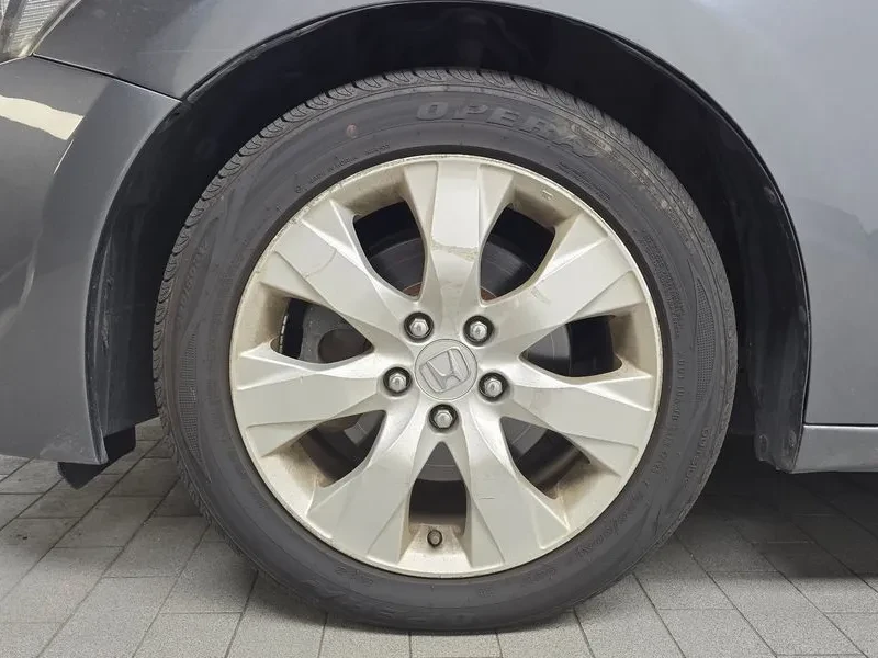 Honda Accord  3.5 8Th Generation, снимка 9 - Автомобили и джипове - 56020017