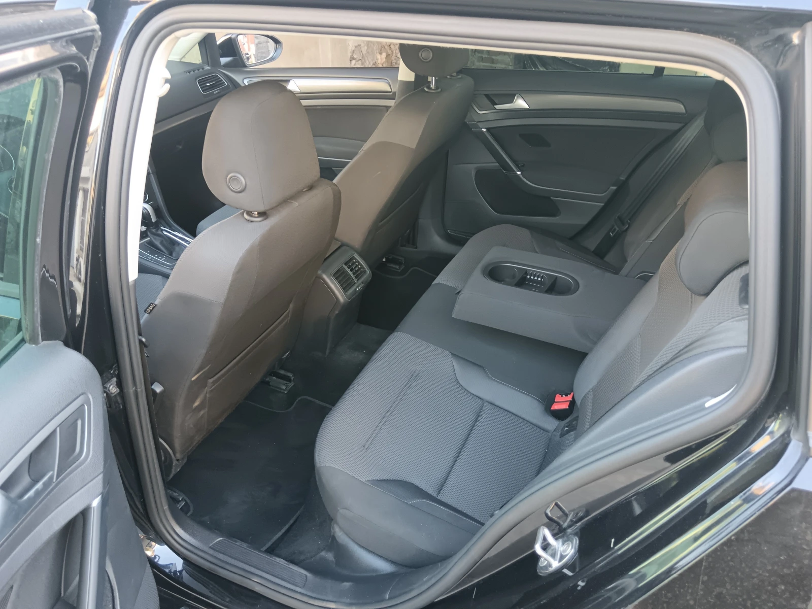 VW Golf MK 7.5 Facelift/2.0 TDI 150 ./Full LED/Distronic | Mobile.bg   8