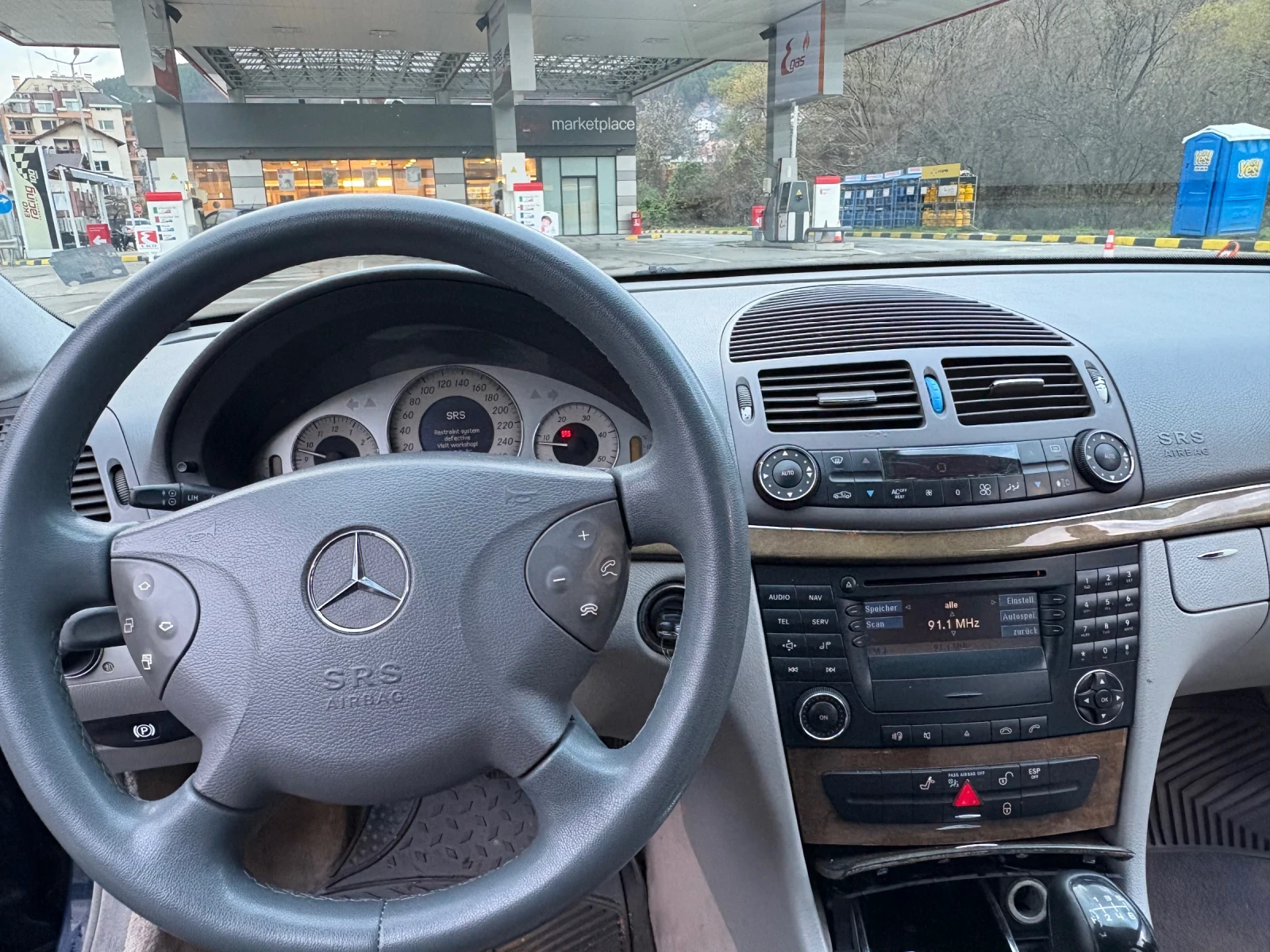 Mercedes-Benz E 270  - изображение 8