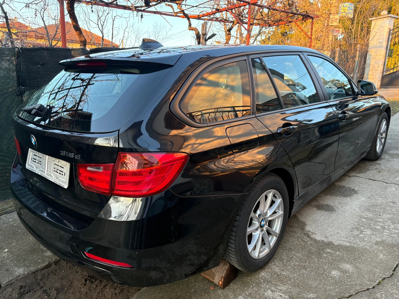 BMW 318 2.0d 143к.с. NAVI\ AUTOMAT, снимка 3 - Автомобили и джипове - 53854646