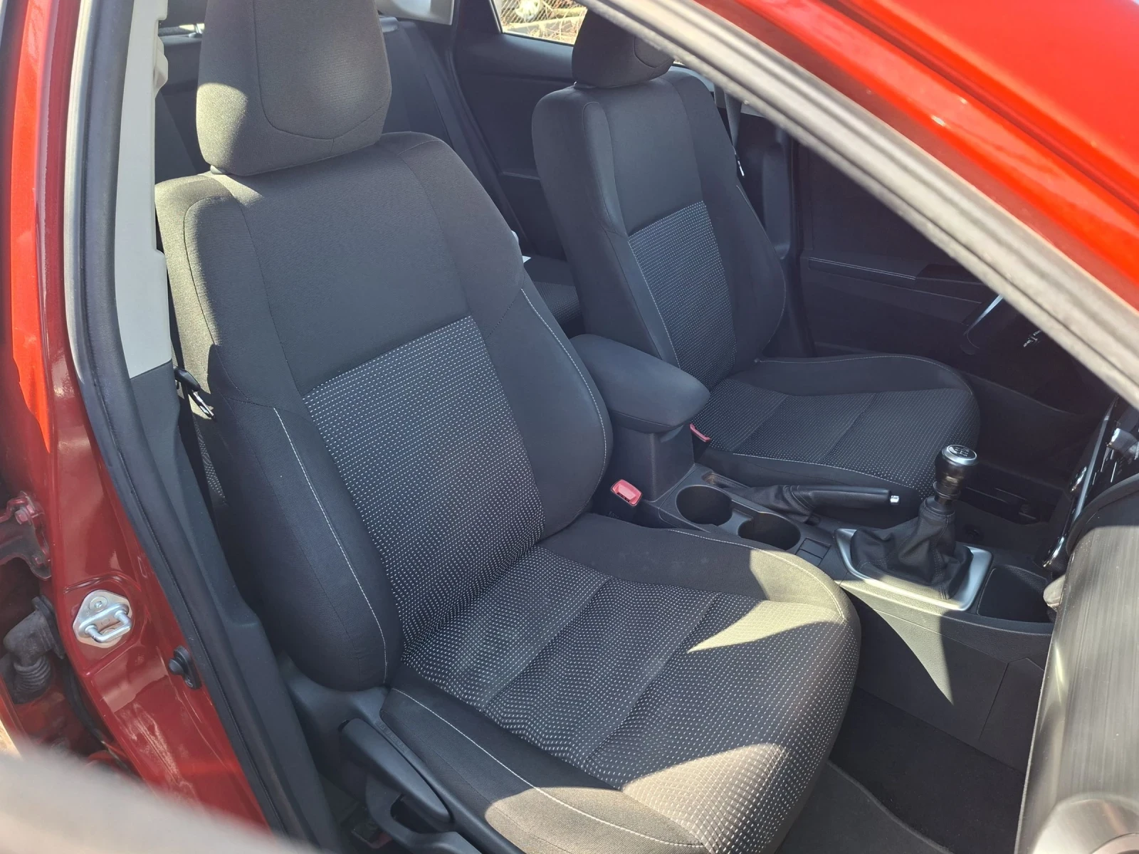 Toyota Auris КАТО НОВА, NAVI, KAMERA, SOL, 1.6i 132 К.С 6 СК., снимка 16 - Автомобили и джипове - 53683747