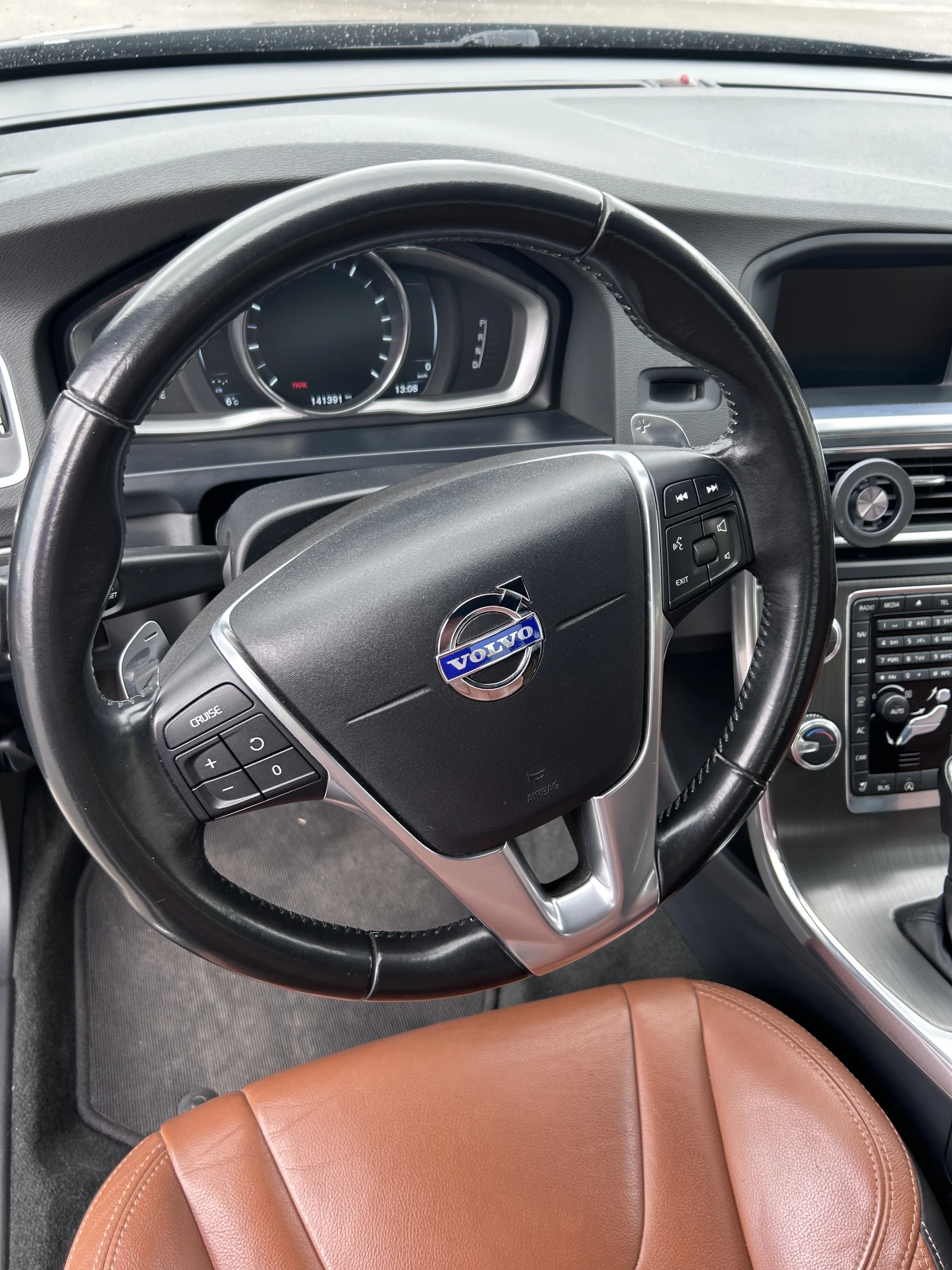 Volvo S60, снимка 15 - Автомобили и джипове - 53890904