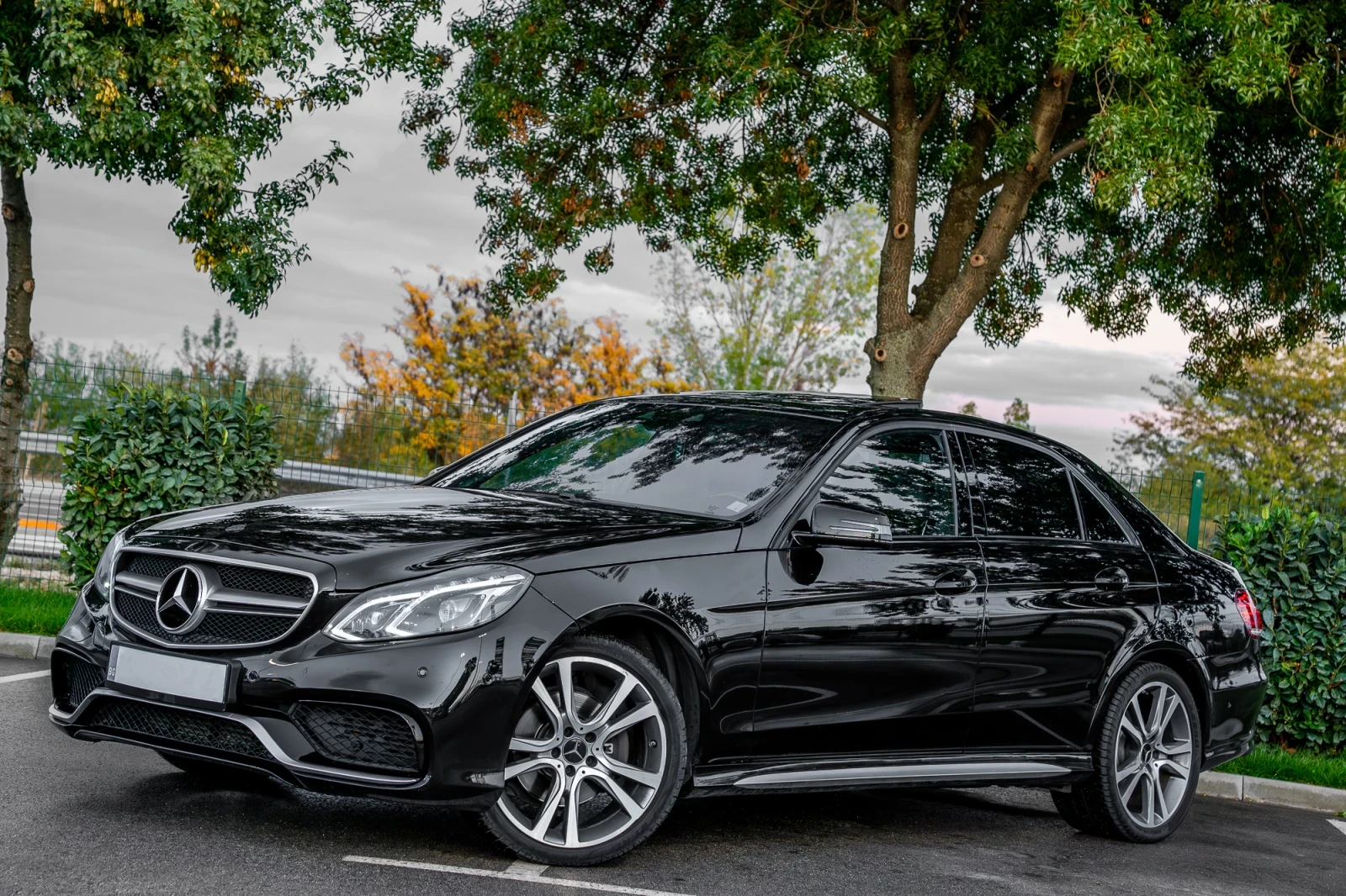 Mercedes-Benz E 350, снимка 4 - Автомобили и джипове - 54152511