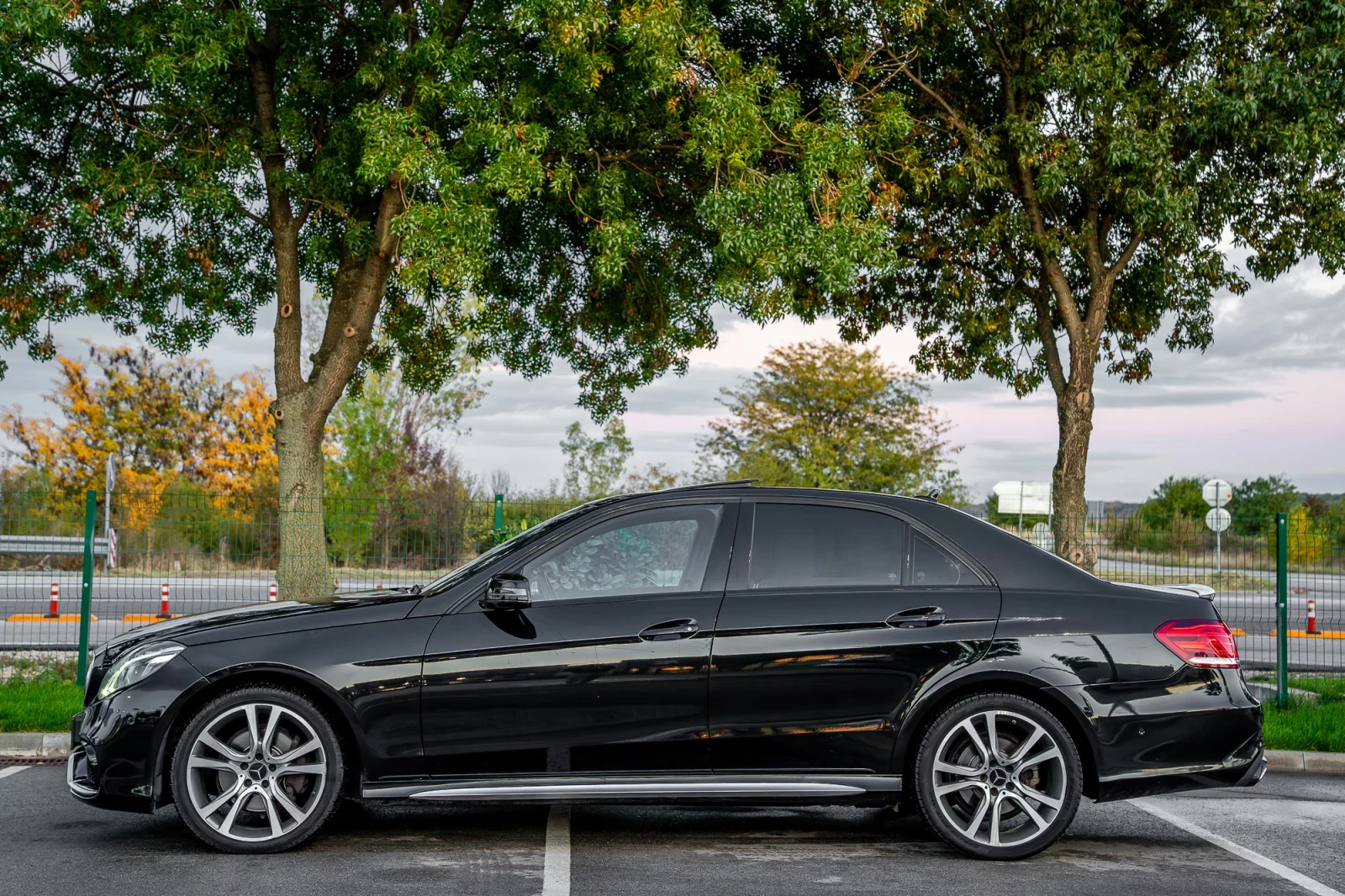 Mercedes-Benz E 350, снимка 5 - Автомобили и джипове - 54152511