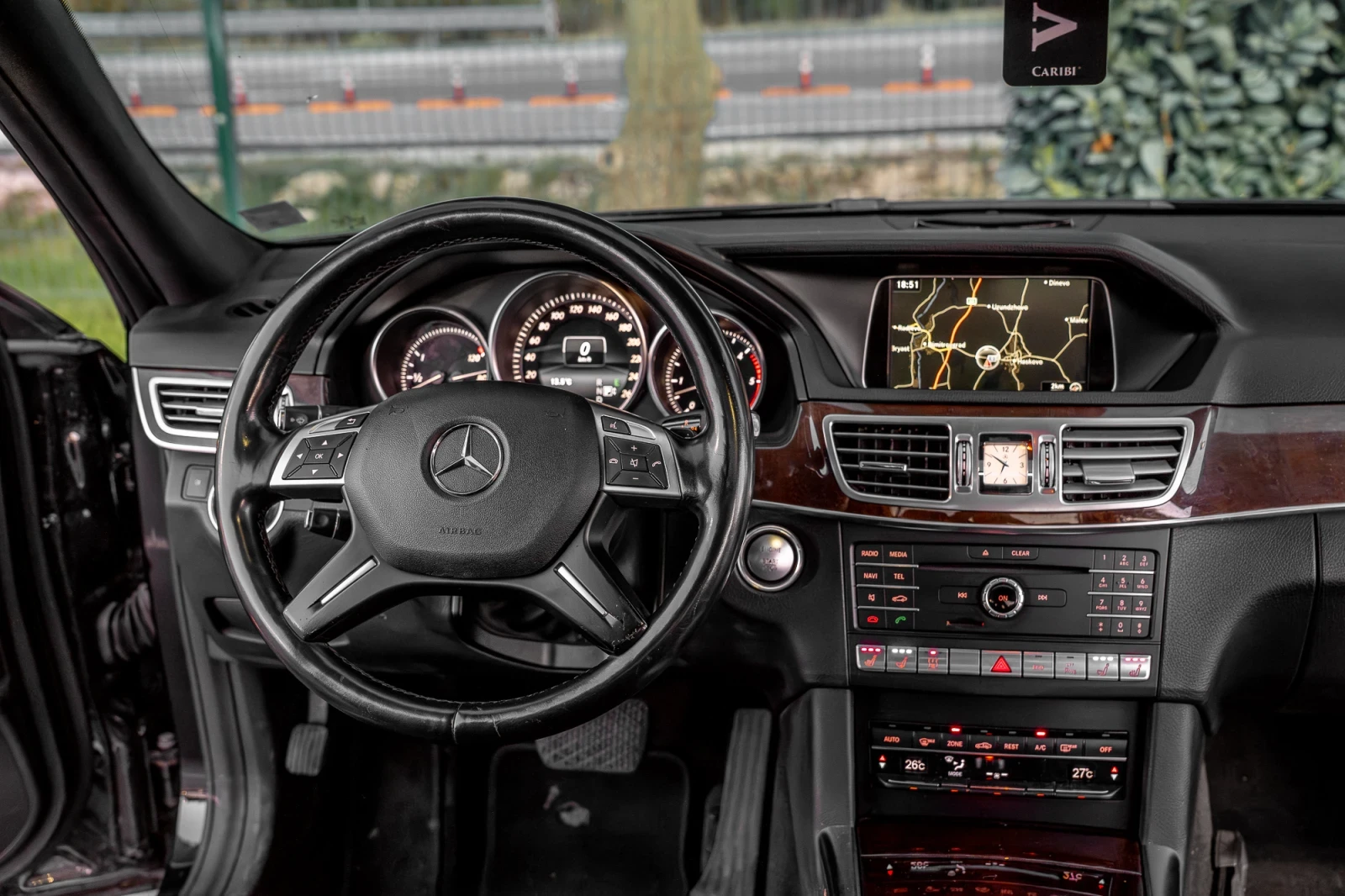 Mercedes-Benz E 350, снимка 14 - Автомобили и джипове - 54152511