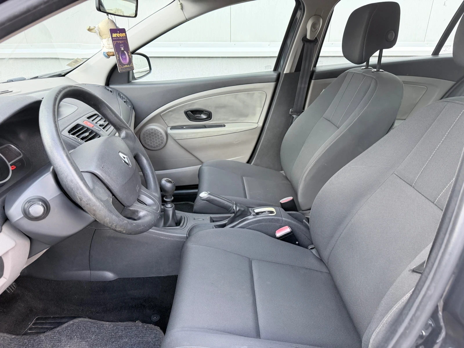 Renault Megane, снимка 8 - Автомобили и джипове - 54161345