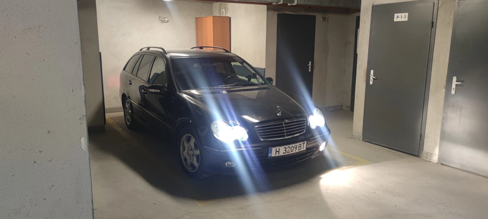 Mercedes-Benz C 220, снимка 17 - Автомобили и джипове - 54237494