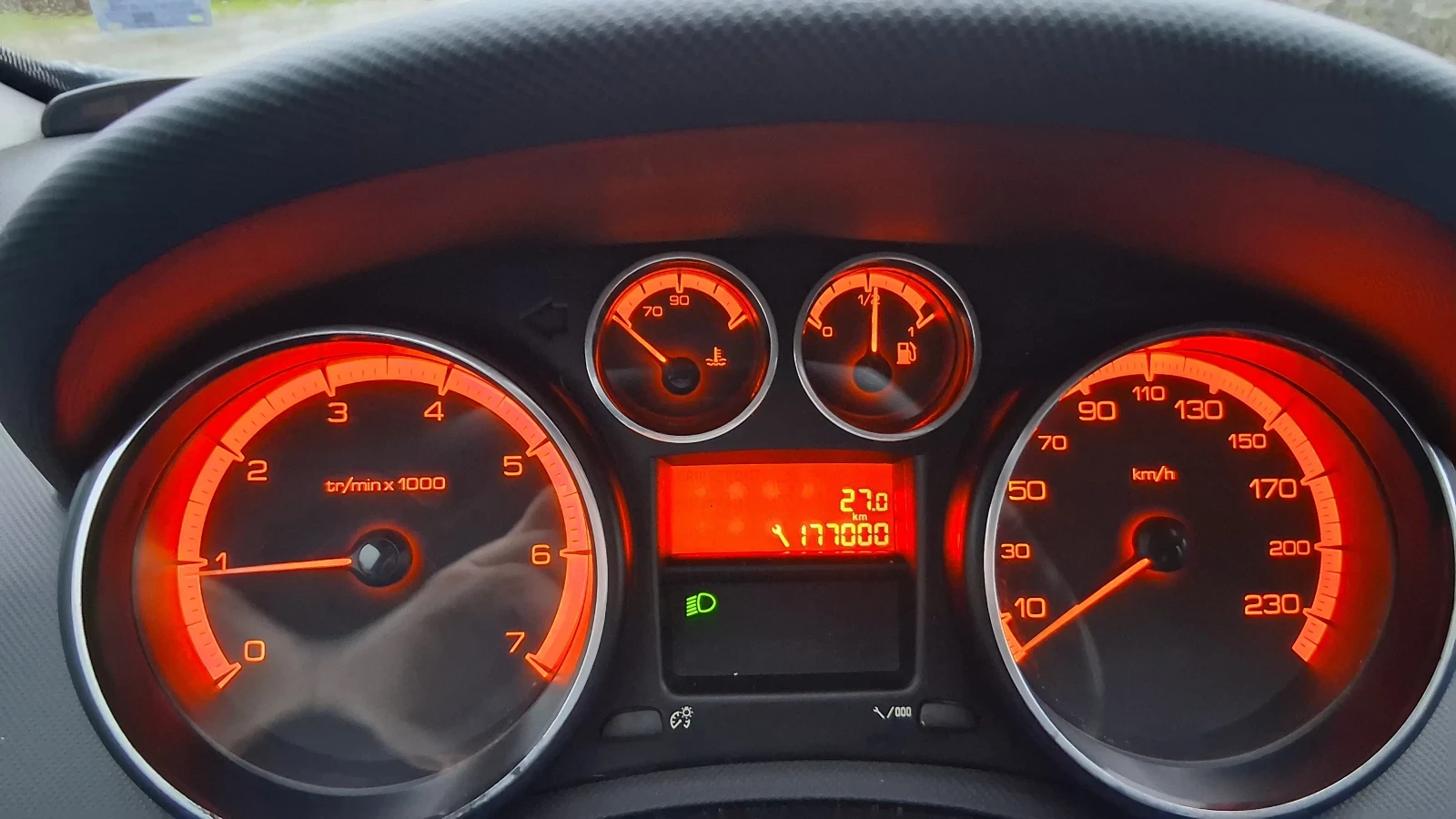 Peugeot 308, снимка 12 - Автомобили и джипове - 54311410