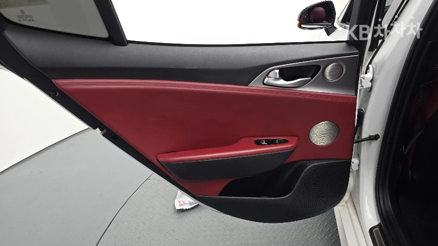 Kia Stinger | Mobile.bg � ����������� 14