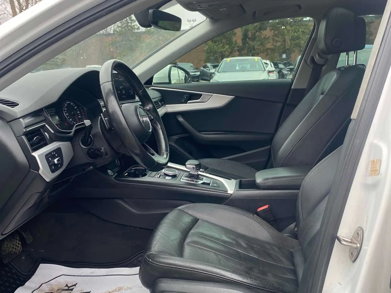 Audi A4  Progressiv / CARFAX * БЕЗ ПЪРВОНАЧАЛНА ВНОСКА, снимка 10 - Автомобили и джипове - 54639877