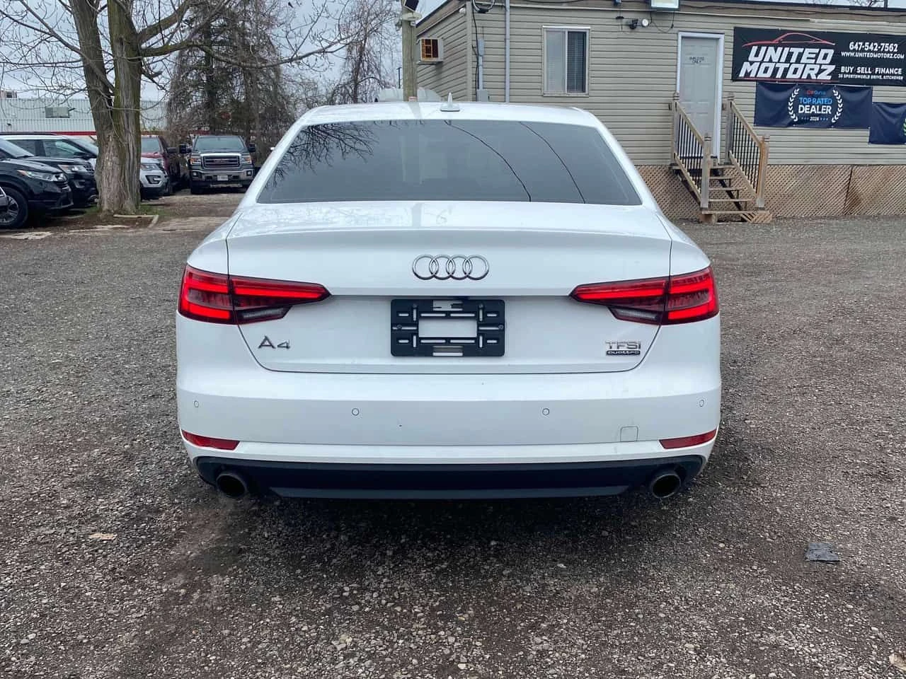 Audi A4  Progressiv / CARFAX * БЕЗ ПЪРВОНАЧАЛНА ВНОСКА, снимка 4 - Автомобили и джипове - 54639877