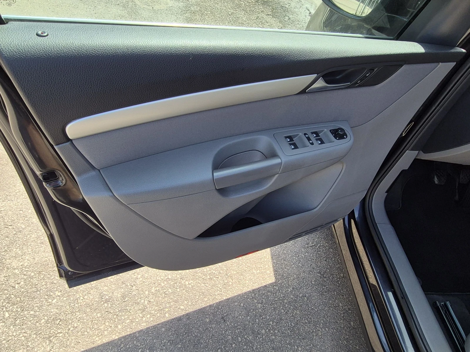 Seat Alhambra Нов внос , снимка 12 - Автомобили и джипове - 54778183