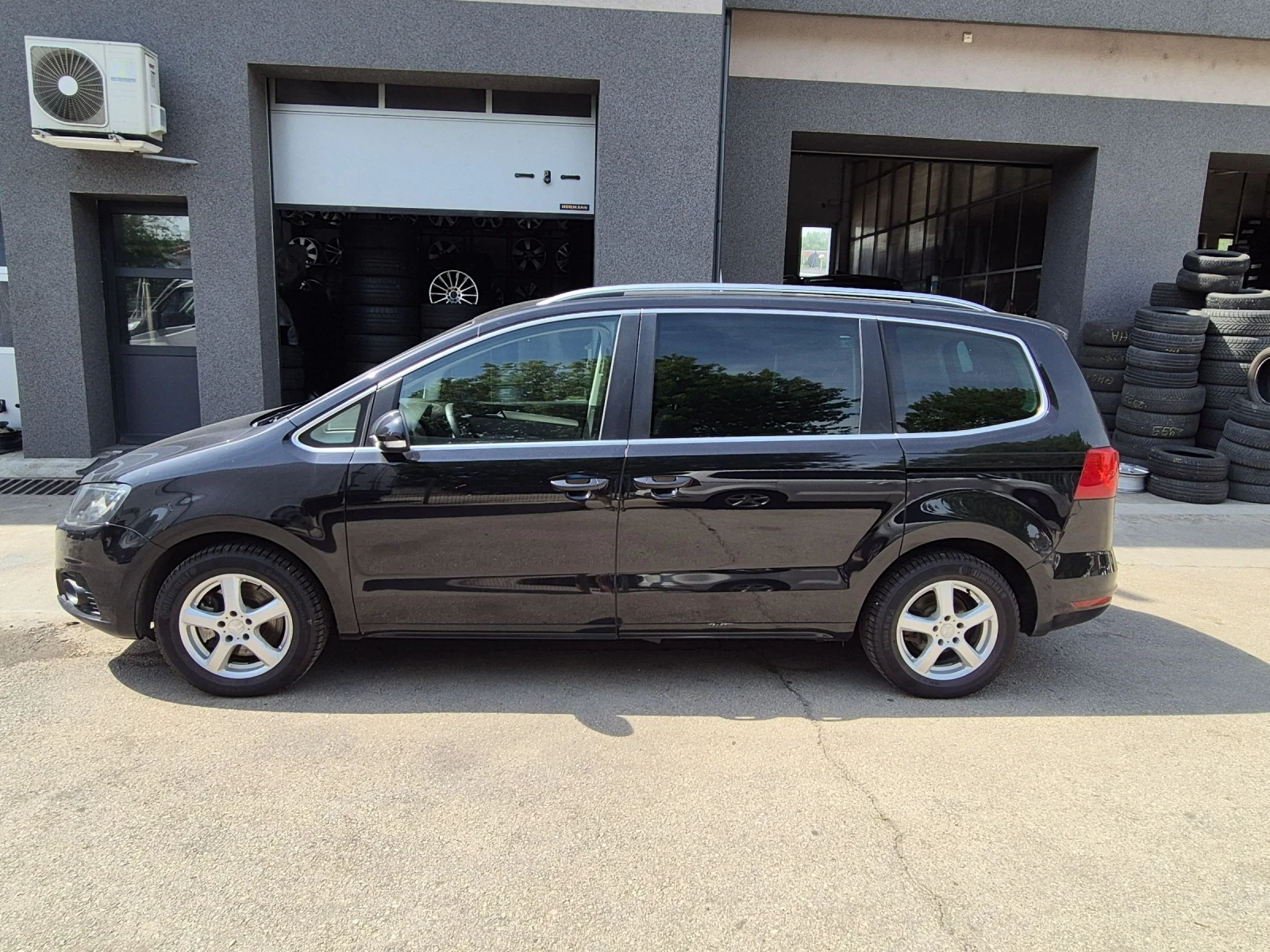 Seat Alhambra Нов внос , снимка 3 - Автомобили и джипове - 54778183