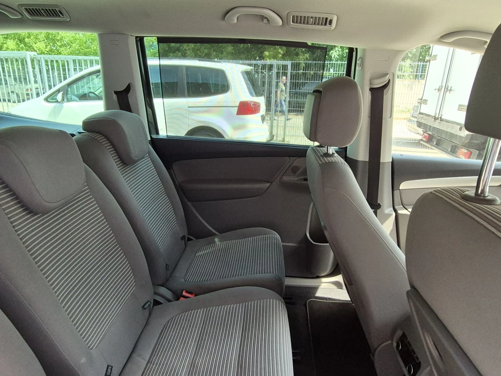 Seat Alhambra Нов внос , снимка 10 - Автомобили и джипове - 54778183