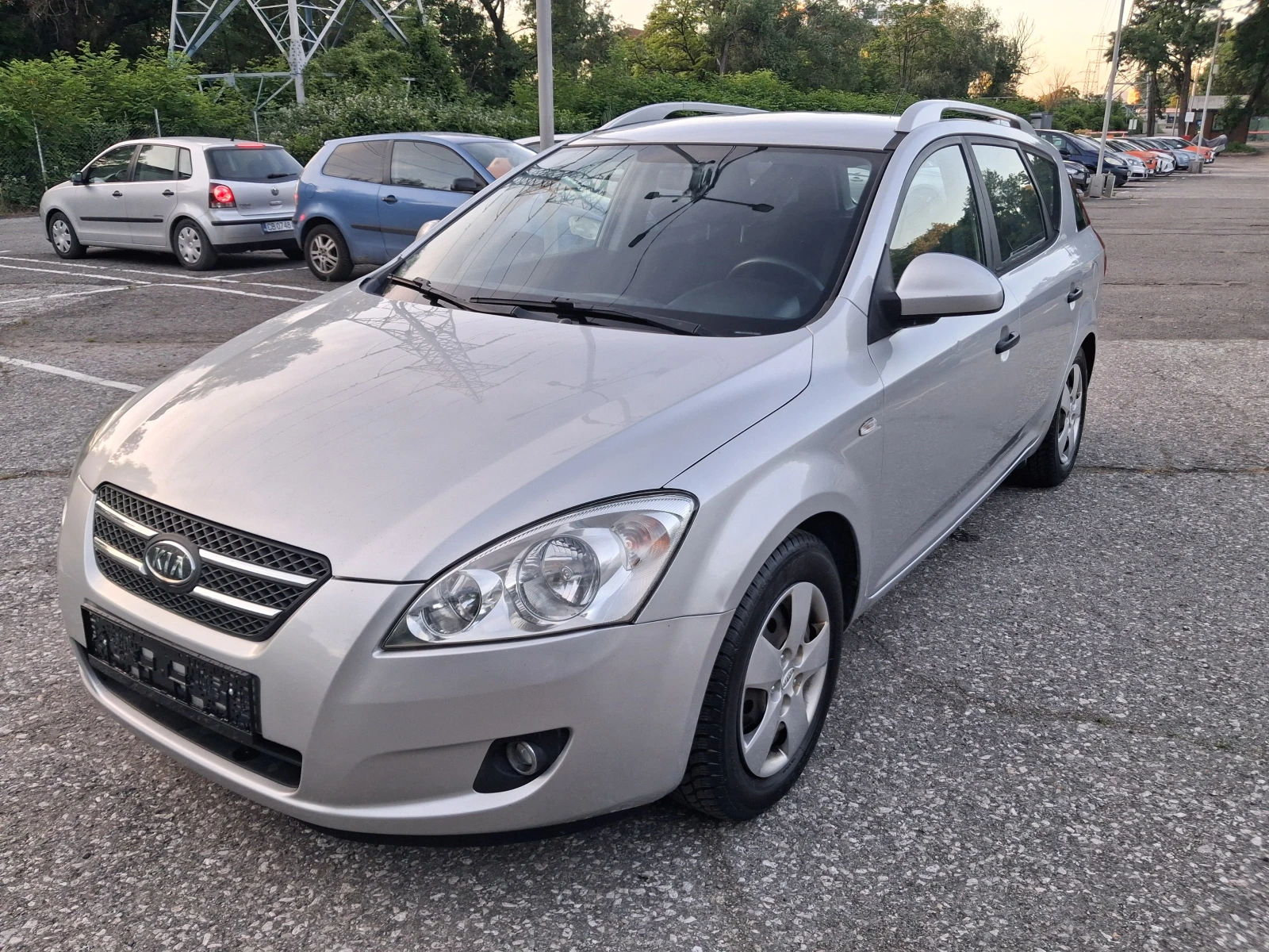 Kia Ceed 1.6* Бензин* * Комби, снимка 2 - Автомобили и джипове - 54909224
