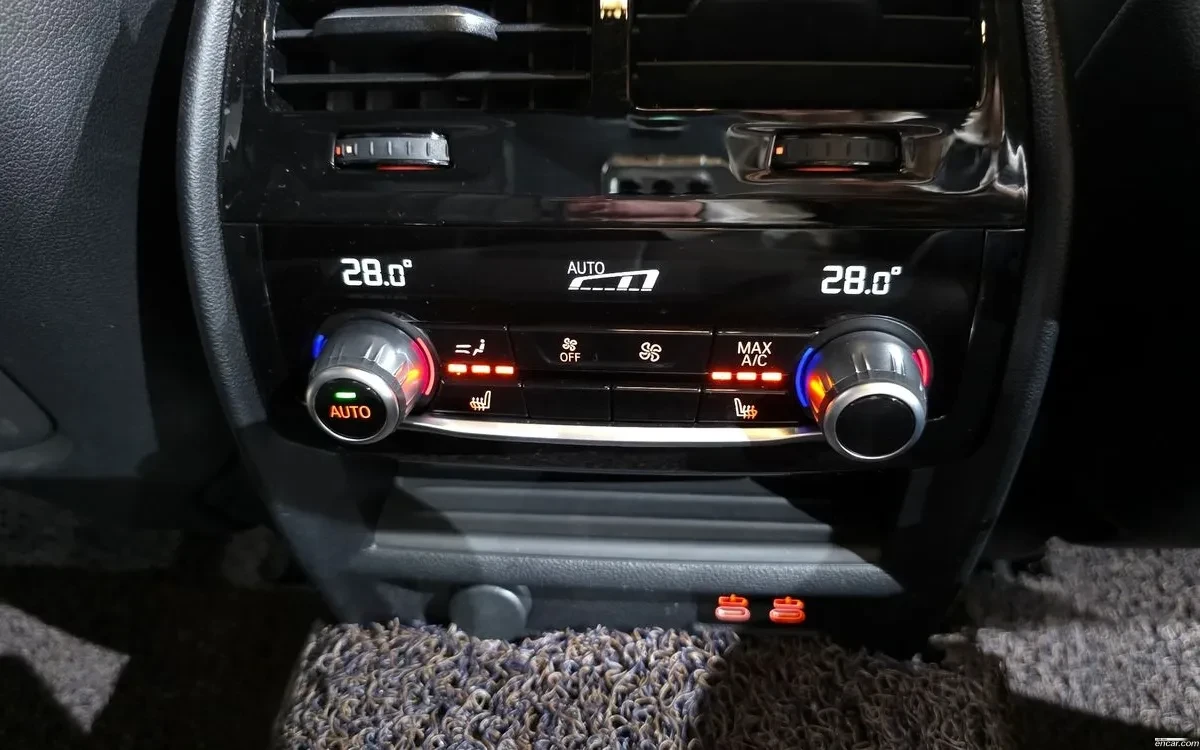 BMW 530 i (G30) /PODGREVI/ OBDUHVANE/KEYLESS/HEAD UP, снимка 16 - Автомобили и джипове - 55392574
