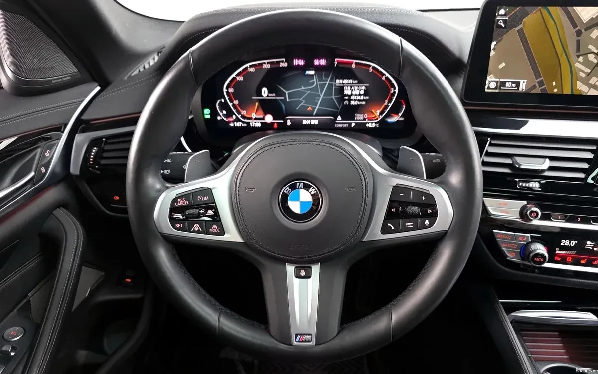 BMW 530 i (G30) /PODGREVI/ OBDUHVANE/KEYLESS/HEAD UP, снимка 7 - Автомобили и джипове - 55392574