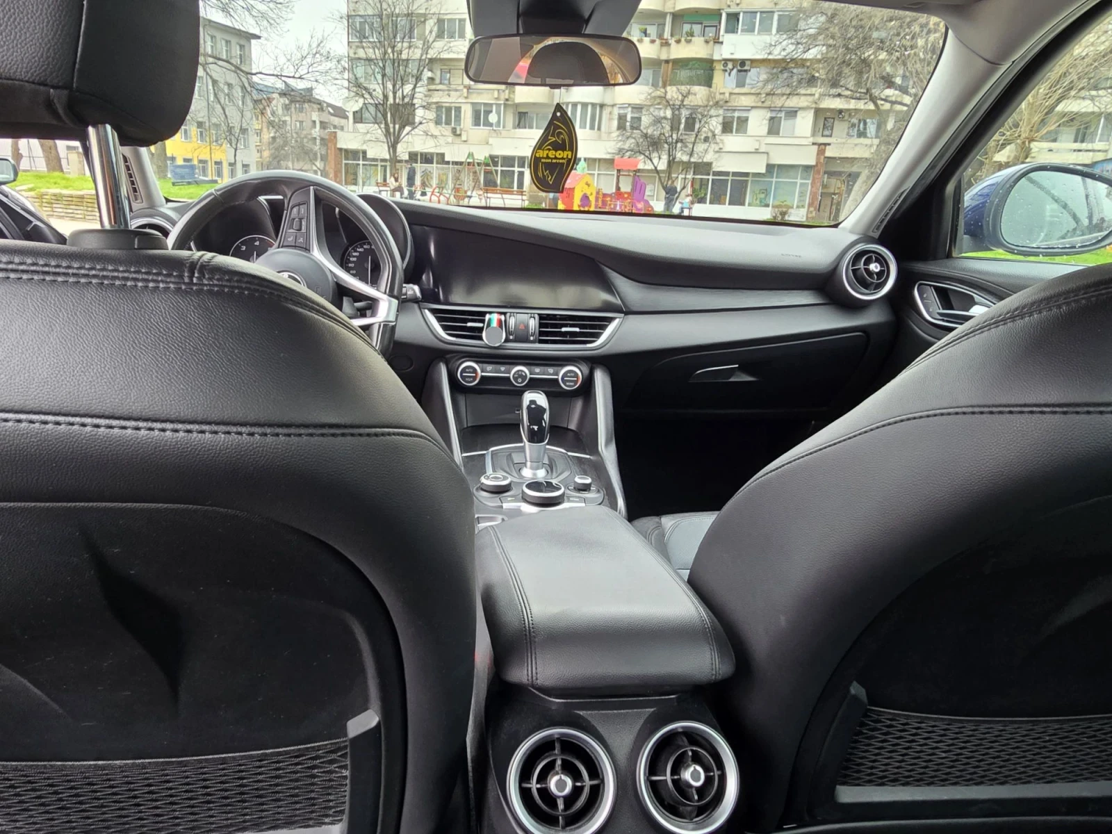 Alfa Romeo Giulia 180 RWD, снимка 10 - Автомобили и джипове - 55662020