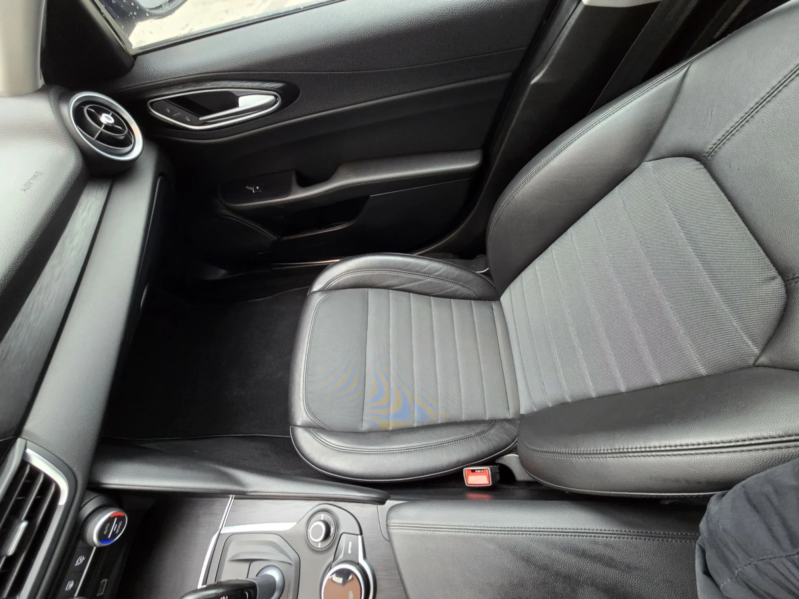 Alfa Romeo Giulia 180 RWD, снимка 13 - Автомобили и джипове - 55662020
