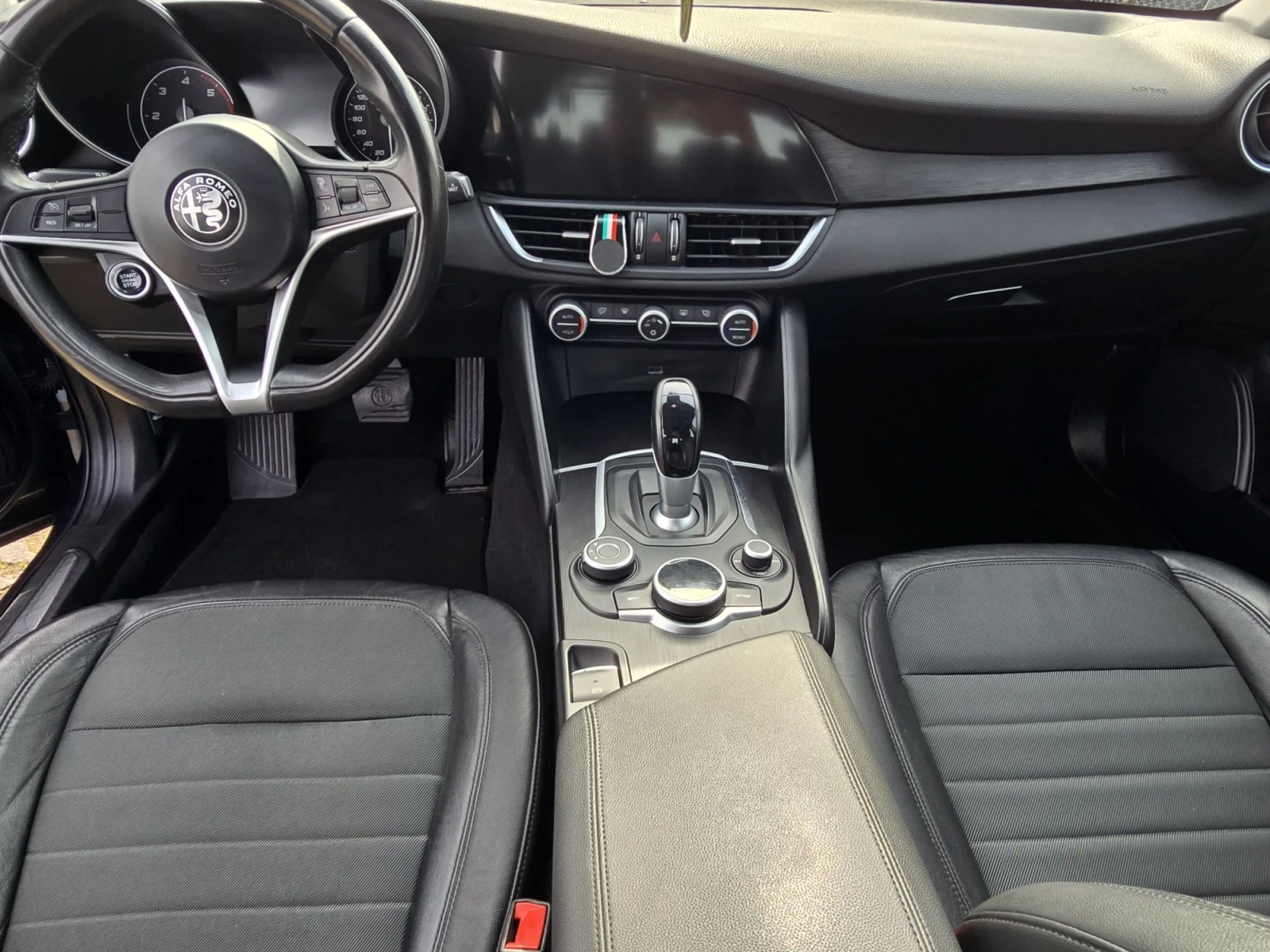 Alfa Romeo Giulia 180 RWD, снимка 11 - Автомобили и джипове - 55662020