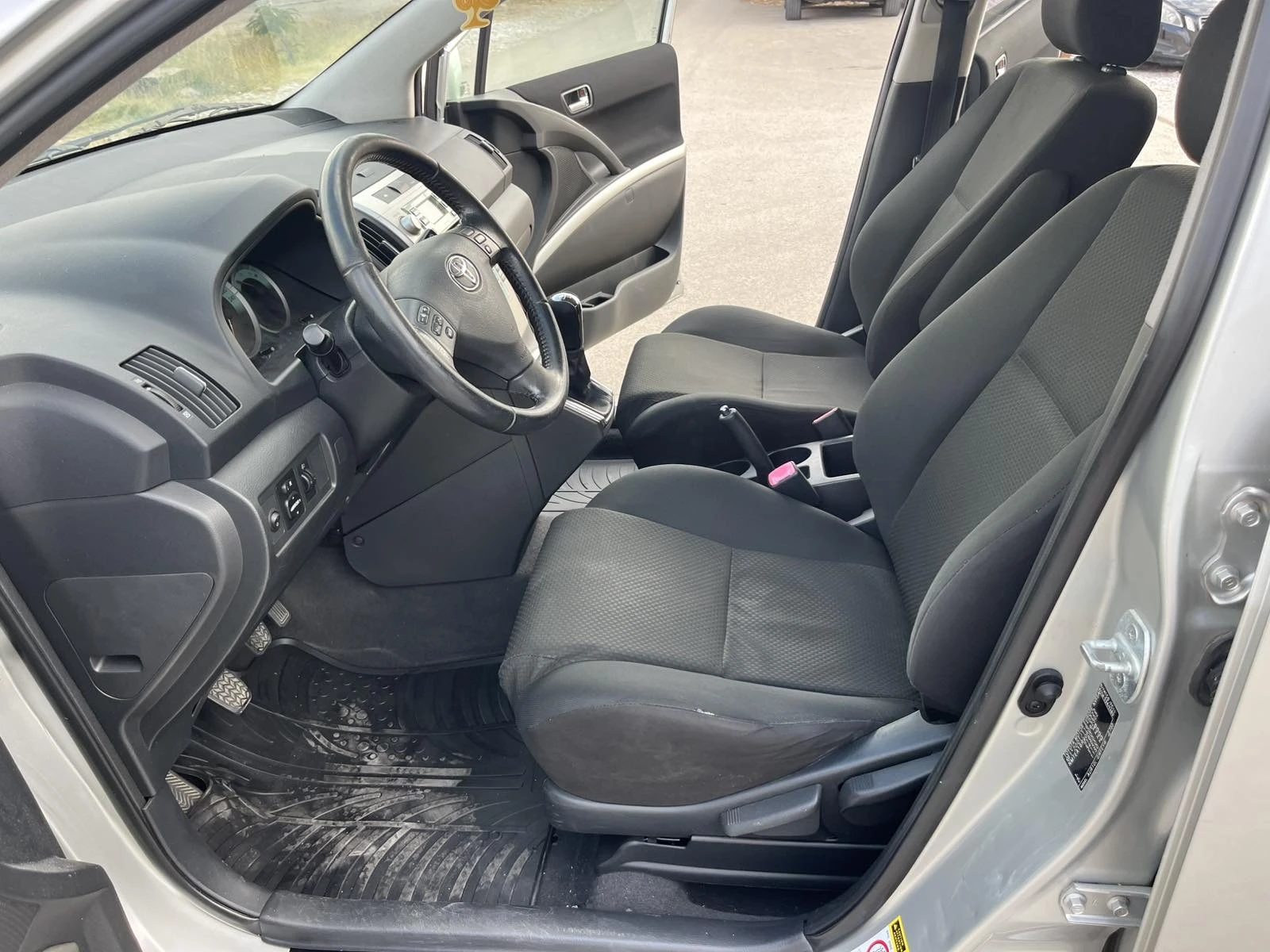 Toyota Corolla verso 2.2 D4D 136� 6 �������� ����������� ��������� | Mobile.bg � ����������� 8