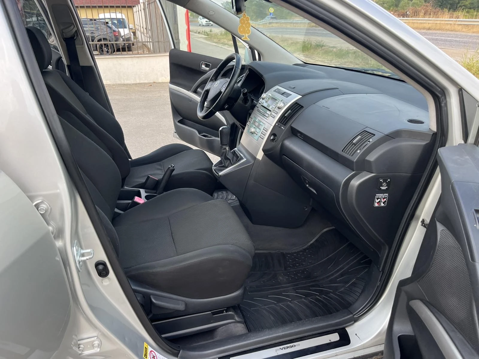 Toyota Corolla verso 2.2 D4D 136� 6 �������� ����������� ��������� | Mobile.bg � ����������� 11