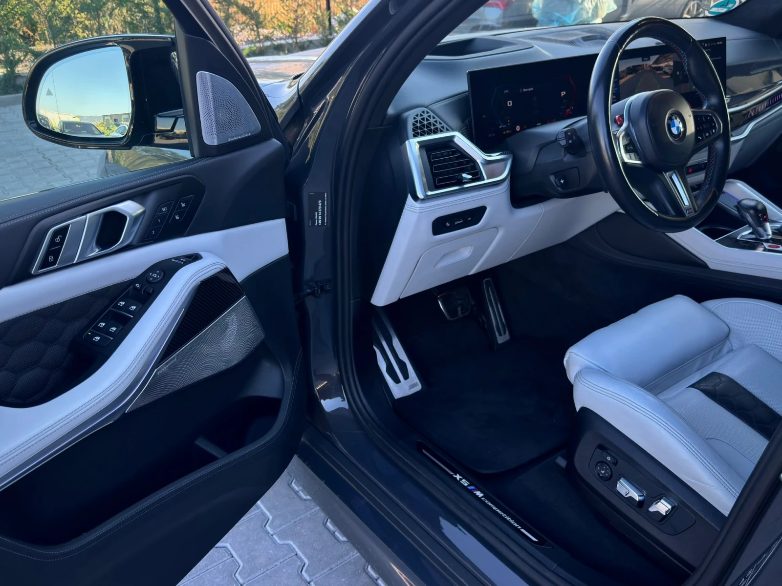 BMW X5M COMPETITION* B&W* HUD* 360* SKY LOUNGE* SHADOW LIN, снимка 9 - Автомобили и джипове - 55898595