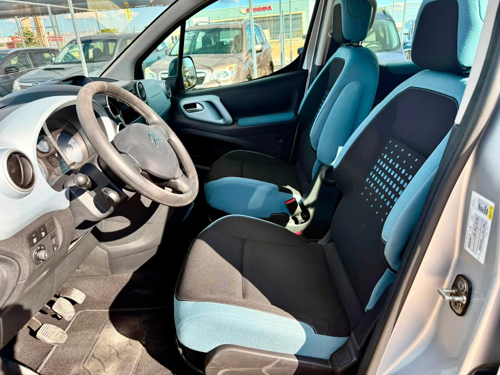 Citroen Berlingo 1.6 MULTISPACE, снимка 9 - Автомобили и джипове - 55957863